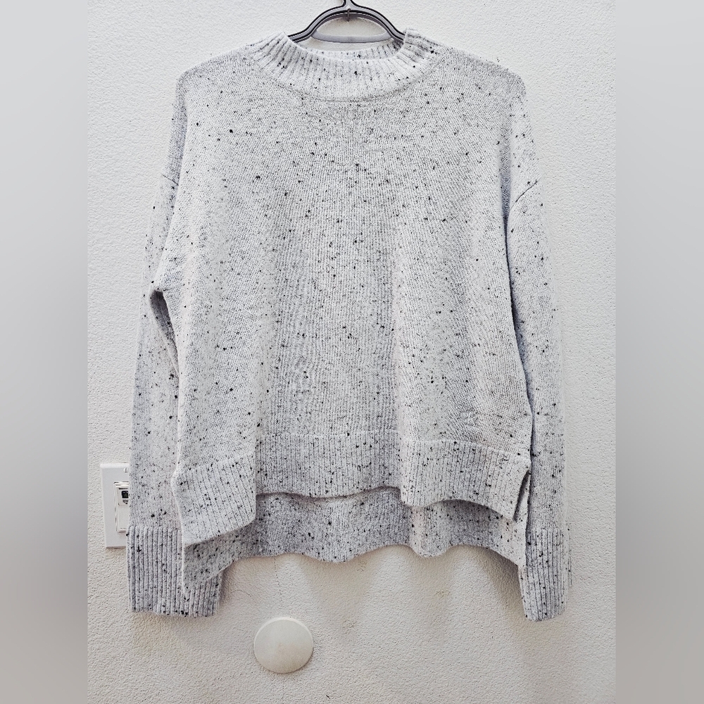 Calvin Klein Womans Sweater.